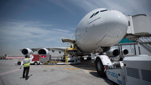 Ultimate Airport Dubai Season 1 Episode 4 - Customs Crystal