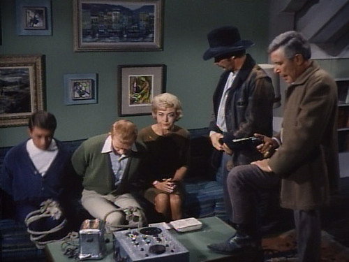 My Favorite Martian Season 3 Episode 11 - The Time Machine Is Waking Up That Old Gang of Mine