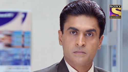 Kuch Toh Log Kahenge Season 1 Episode 12 - Shahenshah Meets With an Accident