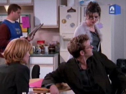 Caroline in the City Season 4 Episode 6 - Caroline and the Paper Chase