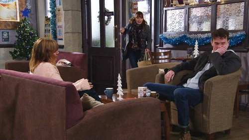 Episode 9209 (Wed 15th Dec 2021) still