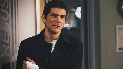 Casualty Season 35 Episode 26 - Glimpse