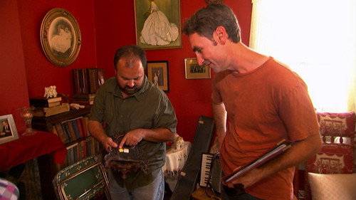 American Pickers Season 1 Episode 3 - White Castle on the Farm