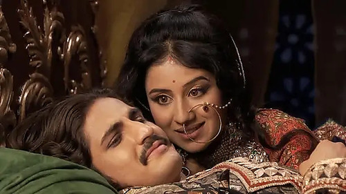 Ruqaiya sees Jodha in Jalal’s arms still