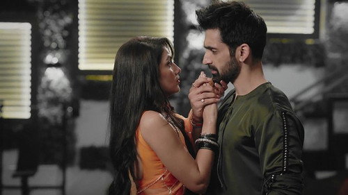 Virat's plan to teach Priyanka a lesson still