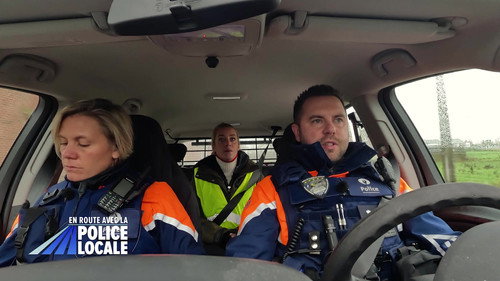 En route avec la police Season 4 Episode 1 - Episode 1