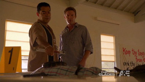 The Glades Season 2 Episode 8 - Second Skin