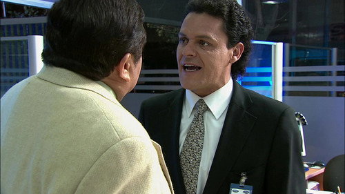 Hasta que el dinero nos separe Season 1 Episode 25 - Displaced [Desplantes - Episode 25]