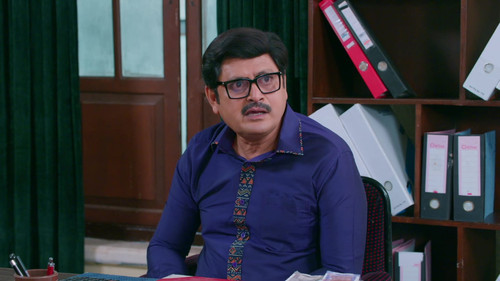 Vibhuti Arrives at the Resort in Disguise still