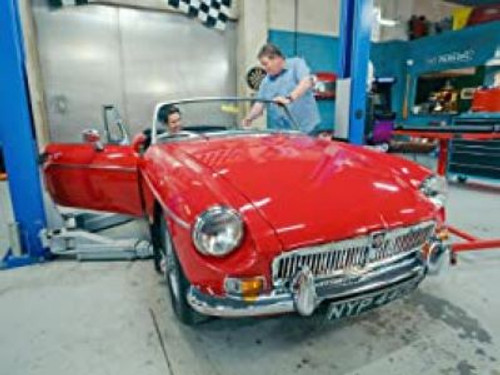 Wheeler Dealers Season 22 Episode 10 - MGB Roadster