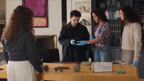Episode 1901 still
