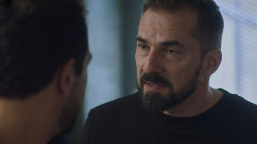 Episode 1046 still