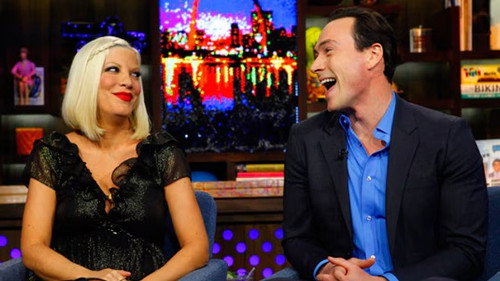 Chris Klein & Tori Spelling still