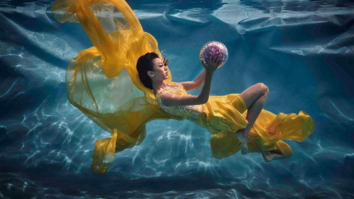 Indonesia's Next Top Model S1E7 — The Girl Who Freezes and Drowns
