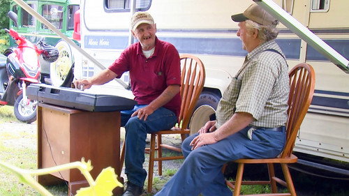 Moonshiners Season 4 Episode 13 - Bros Before Hooch