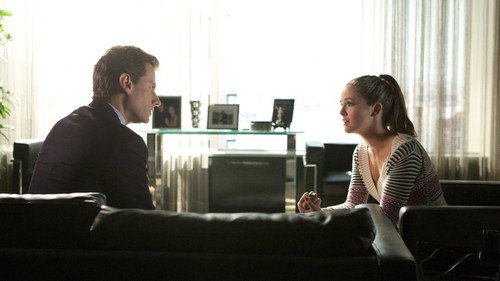 Ringer Season 1 Episode 5 - A Whole New Kind of Bitch