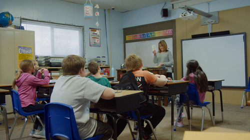 VICE News Tonight Season 6 Episode 10 - Thursday, February 10, 2022