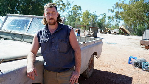 Outback Opal Hunters Season 15 Episode 1 - Pegged in and Pinned Down