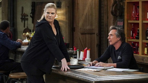 Mom Season 7 Episode 9 - Tuna Florentine and a Clean Handoff