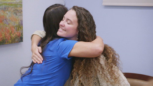 Dr. Pimple Popper: Breaking Out Season 1 Episode 11 - Psoria-Sisters