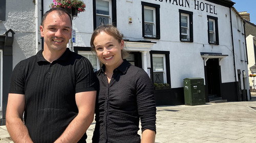 Four in a Bed Season 28 Episode 11 - The Abergwaun Hotel