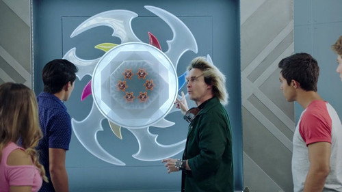 Power Rangers Season 25 Episode 9 - Outfoxed