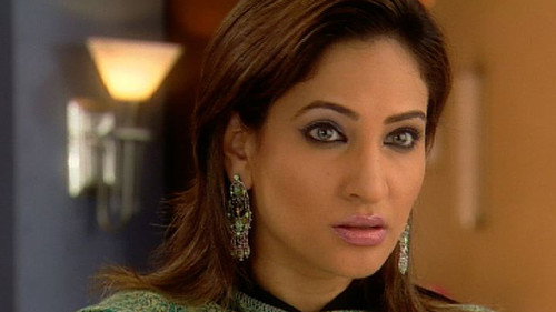 Reporters Target Armaan still