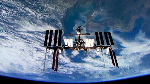 Space's Deepest Secrets Season 1 Episode 7 - Attack of the Space Junk