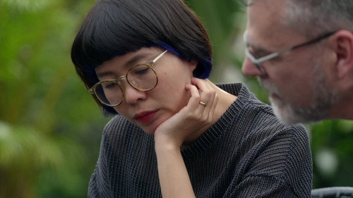 Het Perfecte Plaatje Op Reis Season 5 Episode 6 - Hanoi: Life along the railway and with Hát Bôi on the street