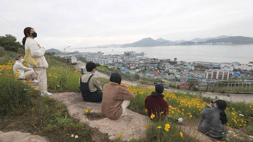Asia Insight Season 10 Episode 13 - A Life-changing Week: South Korea's Don't Worry Village