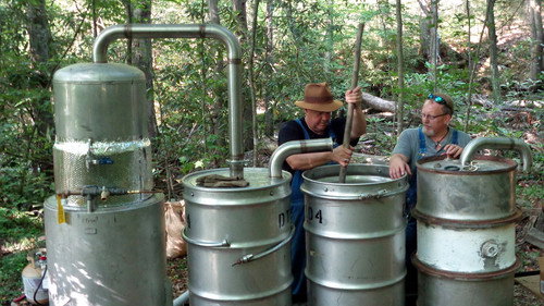 Moonshiners Season 6 Episode 8 - Dog Days of Shining