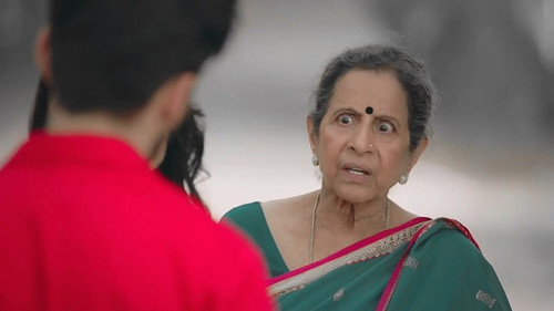 Dnyaneshwari bumps into Babita