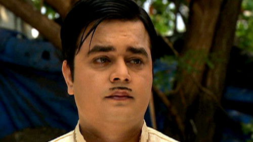 Billu Acts Like a Blind Man